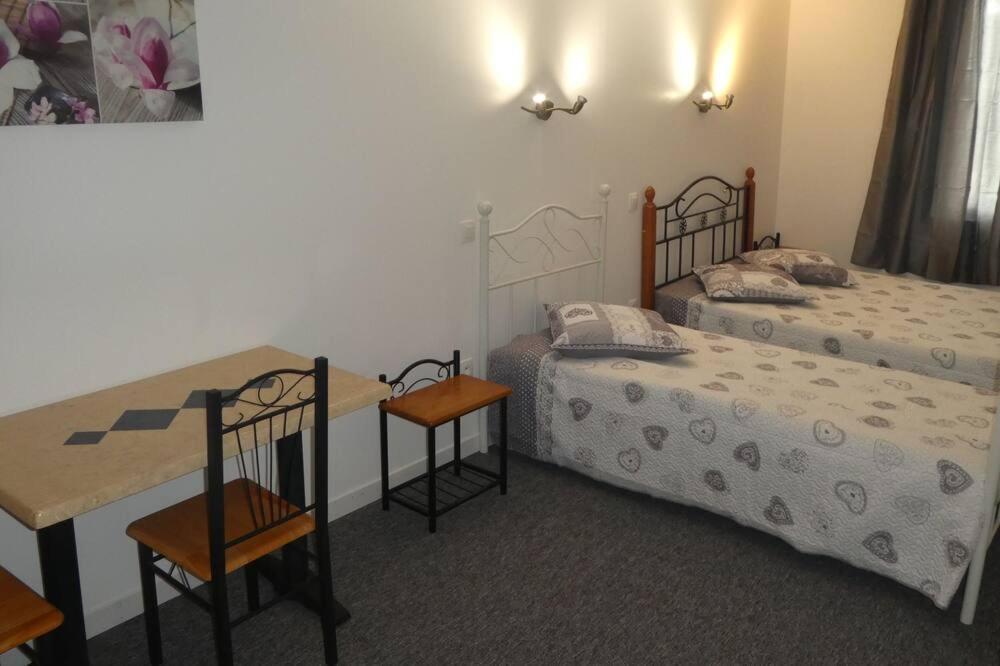 Etanit ! Etape Calme Et Parking Velo, Bicycle - Connection Tous A 1Mn Bus,Train Et Aeroport - Plein Centre De Beziers Pour Visiter,Manger - Chambres Climatisees, Spacieuses Amenagees Pour Singles, Couple, Et Ou Familles - Consigne Et Petit Dej En Plu Béziers Kültér fotó